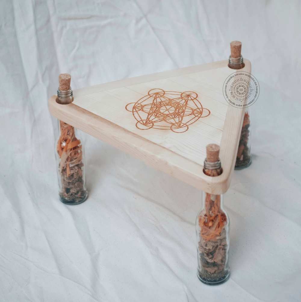 /storage/photos/1/!! Produk Orgonite Djawa/!! Orgon X AFAIK/TRIANGULAR ALTAR TABLE WITH SACRED GEOMETRY/6.jpg